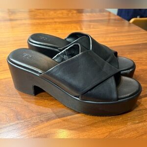 NORDSTROM RACK Platform Sandals Size 12 Cayleigh Crossover Slides in Black